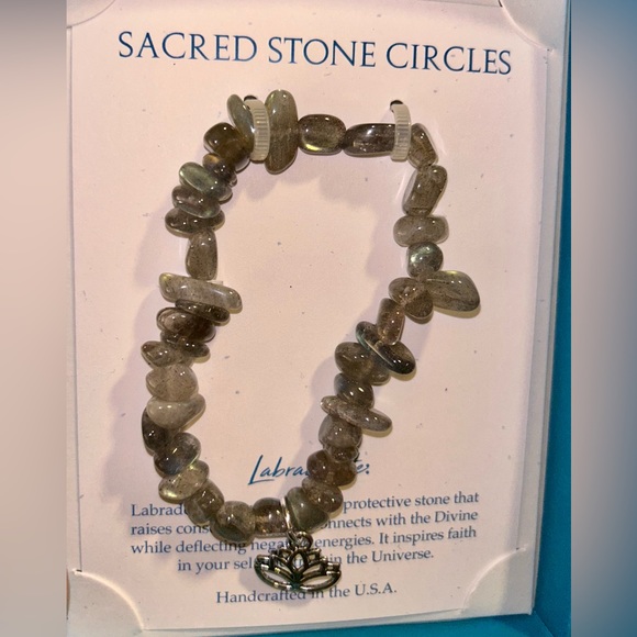 Stone Circle Studio Labradorite Bracelet, NWOT. - Picture 2 of 3
